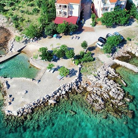 Ferienhaus Elena Karlobag Esterno foto