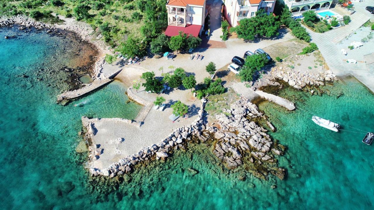 Ferienhaus Elena Karlobag Esterno foto