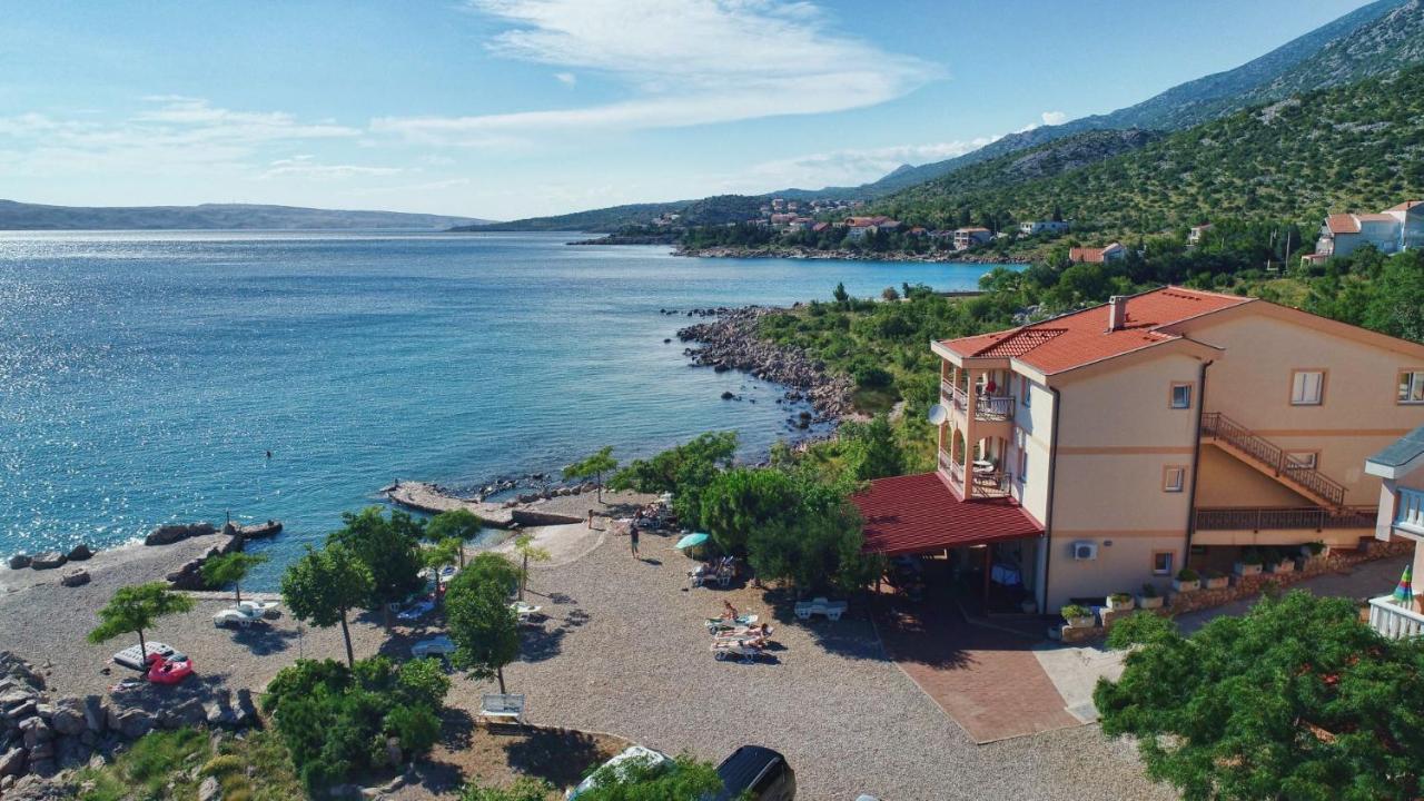 Ferienhaus Elena Karlobag Esterno foto