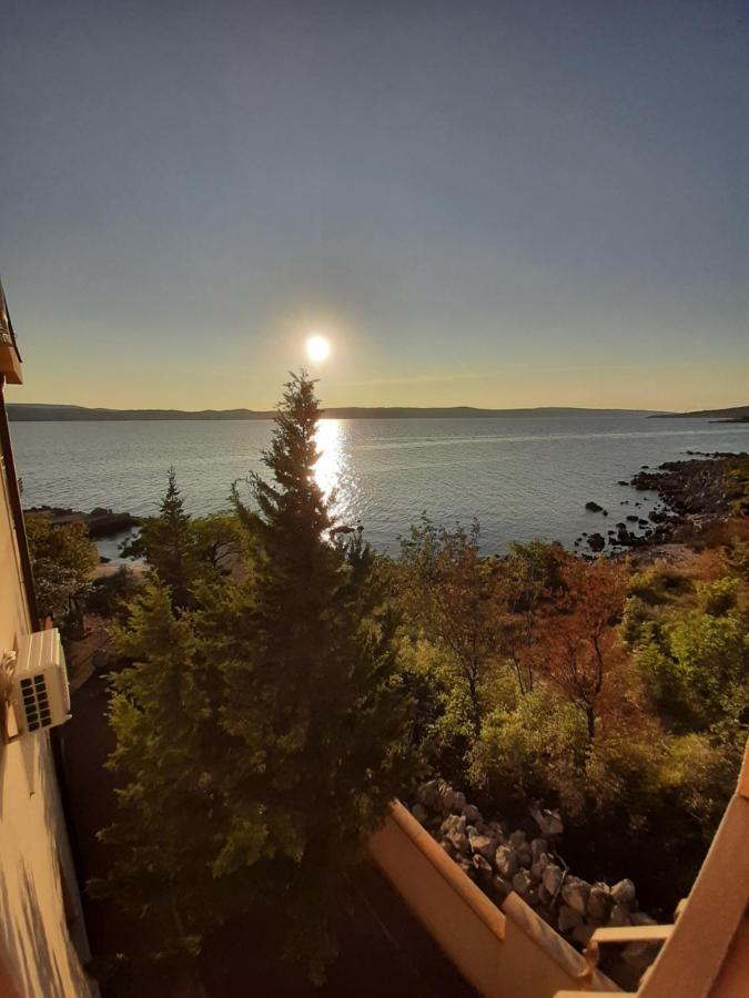 Ferienhaus Elena Karlobag Esterno foto