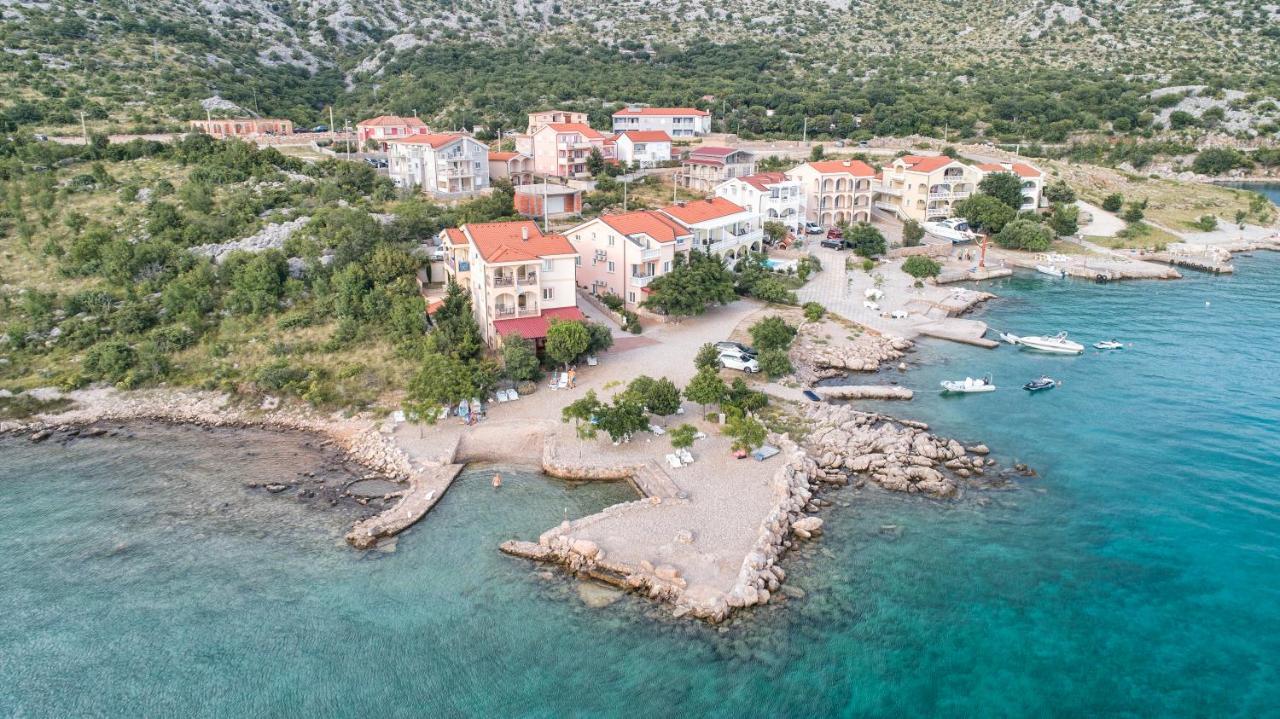Ferienhaus Elena Karlobag Esterno foto